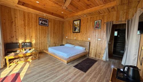 Deluxe Double Room with Balcony