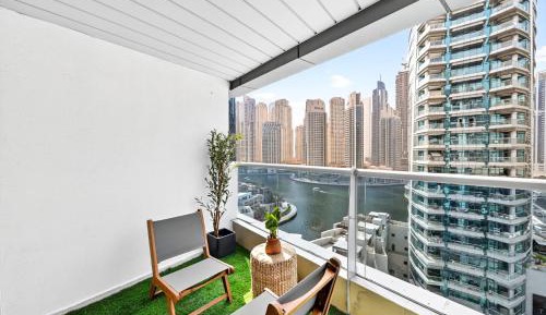 Two-Bedroom Apartment with Balcony and Sea View