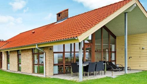Three-Bedroom Holiday Home 