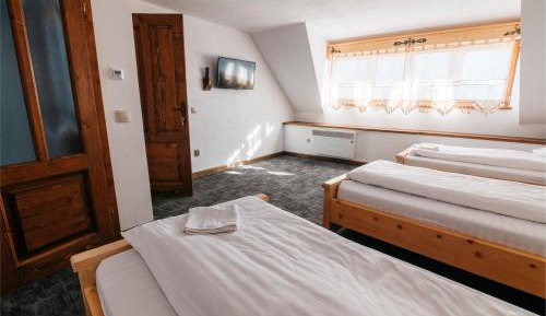 Triple Room with Private Bathroom