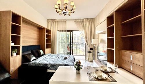 Studio Apartment with Balcony