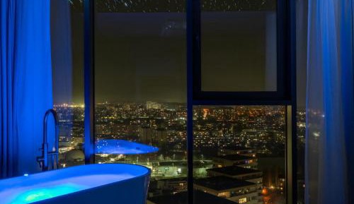 Studio with Spa Bath