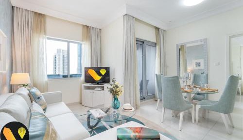 One-Bedroom Apartment with Balcony