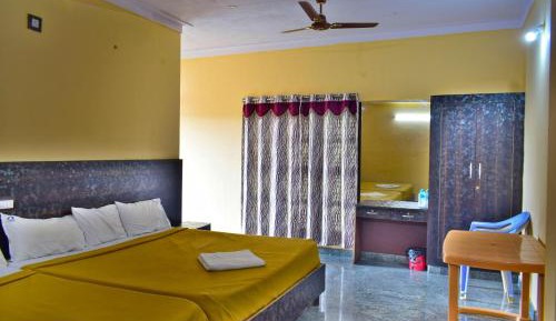 6-Bed Mixed Dormitory Room