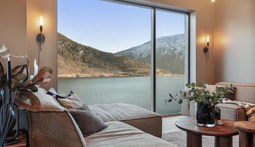 Two-Bedroom Apartment with Terrace and Sea View