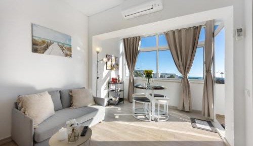 Superior One-Bedroom Apartment with Balcony