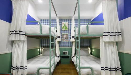 Quadruple Room with Shared Bathroom