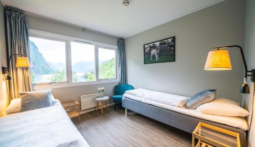 Standard Twin Room with Sea View