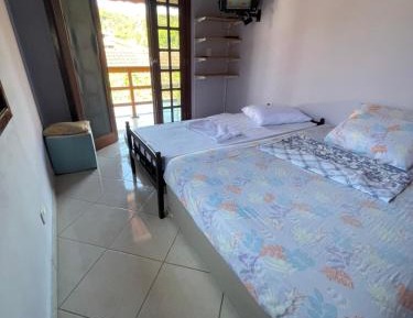 Quadruple Room with Private Bathroom