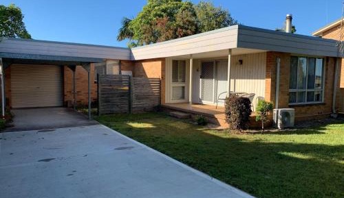 Three-Bedroom Holiday Home 