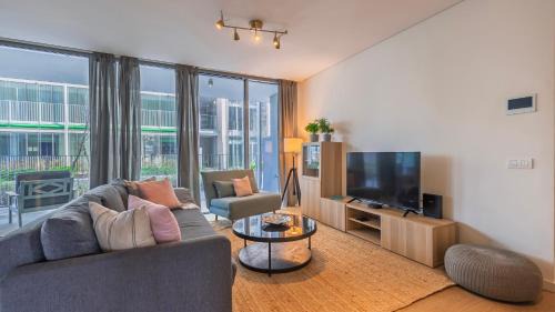 Two-Bedroom Deluxe Apartment with Garden View