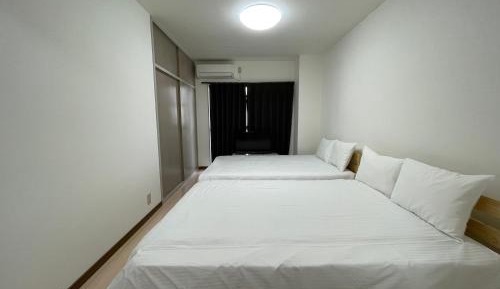 One-Bedroom Apartment with Balcony