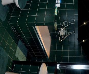 Large Single Room with Shared Bathroom