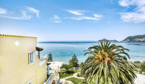 Two-Bedroom Deluxe Apartment with Ocean View