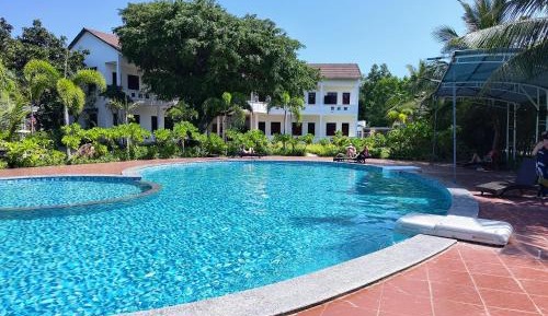 Deluxe Double or Twin Room with Pool View