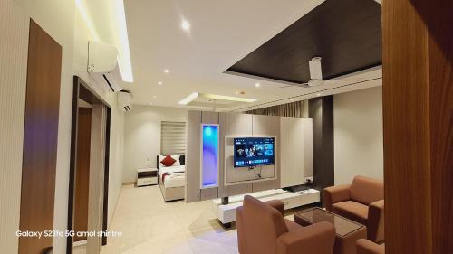 Suite with City View