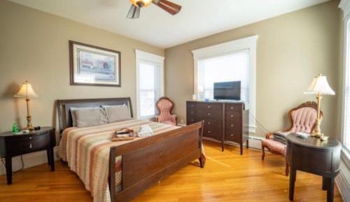 Standard Queen Room