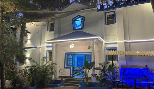 Deluxe Double Room (2 Adults + 1 Child)