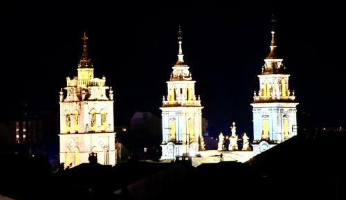 Two-Bedroom Apartment with City View