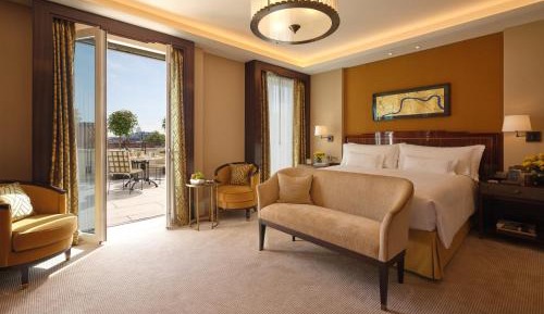 Premier Junior Suite