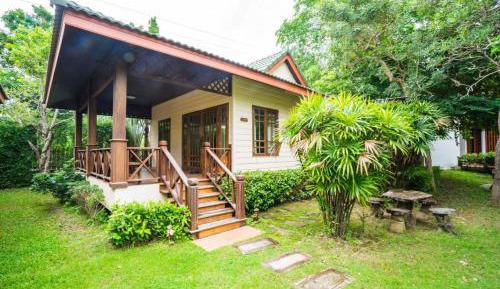 Deluxe Double or Twin Room with Garden View