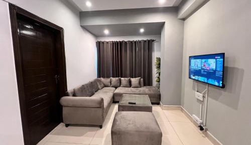 Apartment with Mountain View