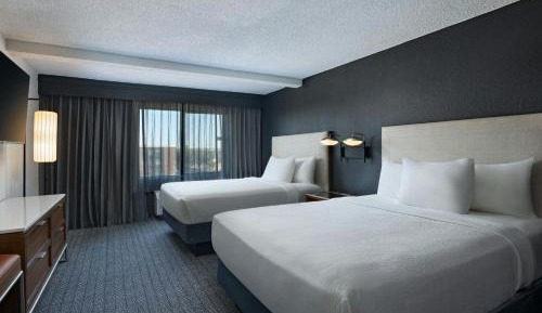 Queen Room with Two Queen Beds and Wet Bar