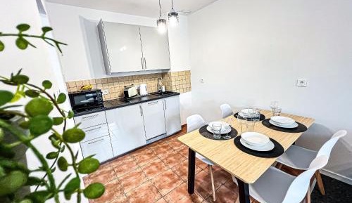 One-Bedroom Apartment with Balcony