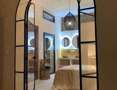 Deluxe Two-Bedroom Apartment with Garden View