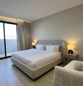 Studio Apartment with Balcony