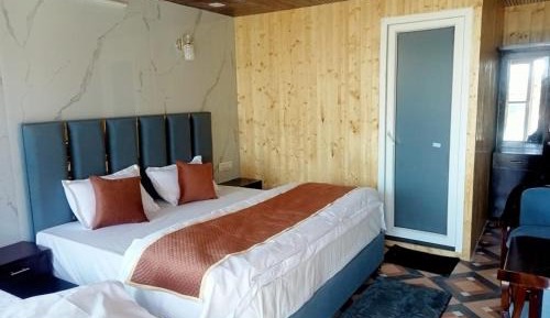 Luxury Triple Room