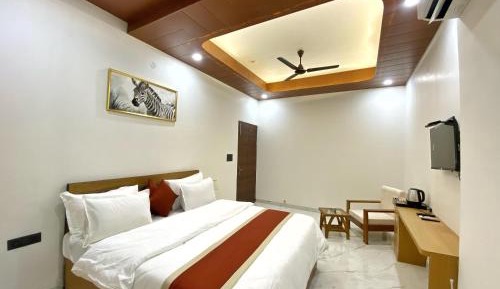 Superior King Room