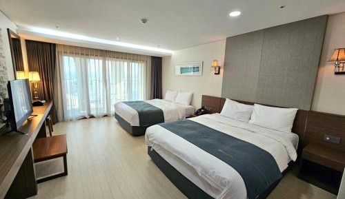 Deluxe Family Room