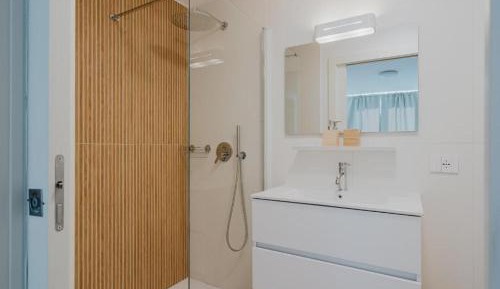 Apartment with Sea View and Balcony