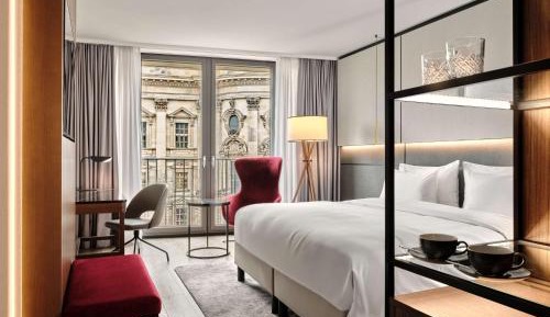 Collection Premium with Cathedral View