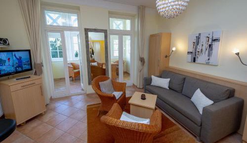 Apartment with Shower