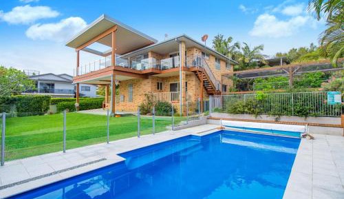 Three-Bedroom Holiday Home 