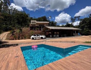 Apartment with Pool View 