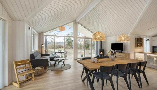 Four-Bedroom Holiday Home