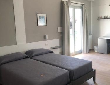 Queen Room with Pool View