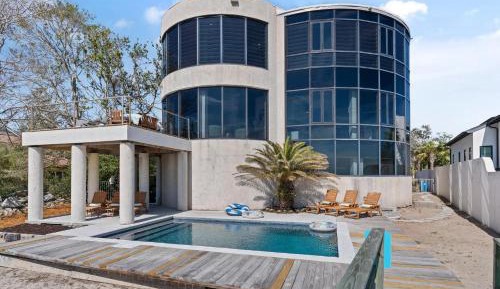 Six-Bedroom Holiday Home