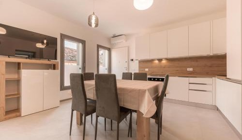 Two-Bedroom Deluxe Apartment with Balcony