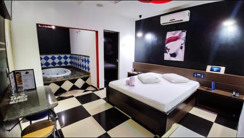 Queen Room with Spa Bath