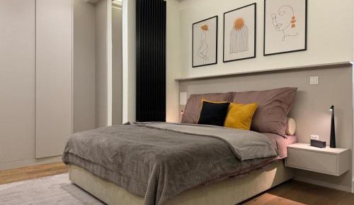 Studio Apartment with King Bed