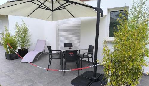 Deluxe One-Bedroom Apartment with Garden View