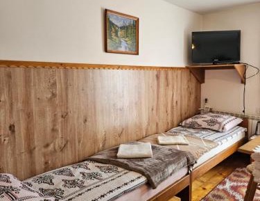 Quadruple Room with Private Bathroom