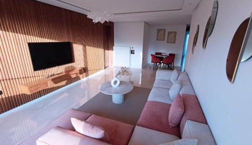 Two-Bedroom Apartment with Mountain View