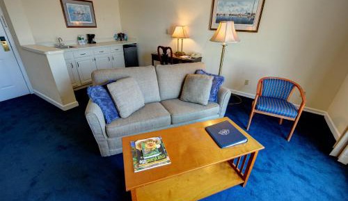 King Suite with River View 