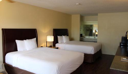 Queen Room with Two Queen Beds - Smoking