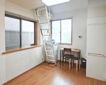 Studio - Split Level